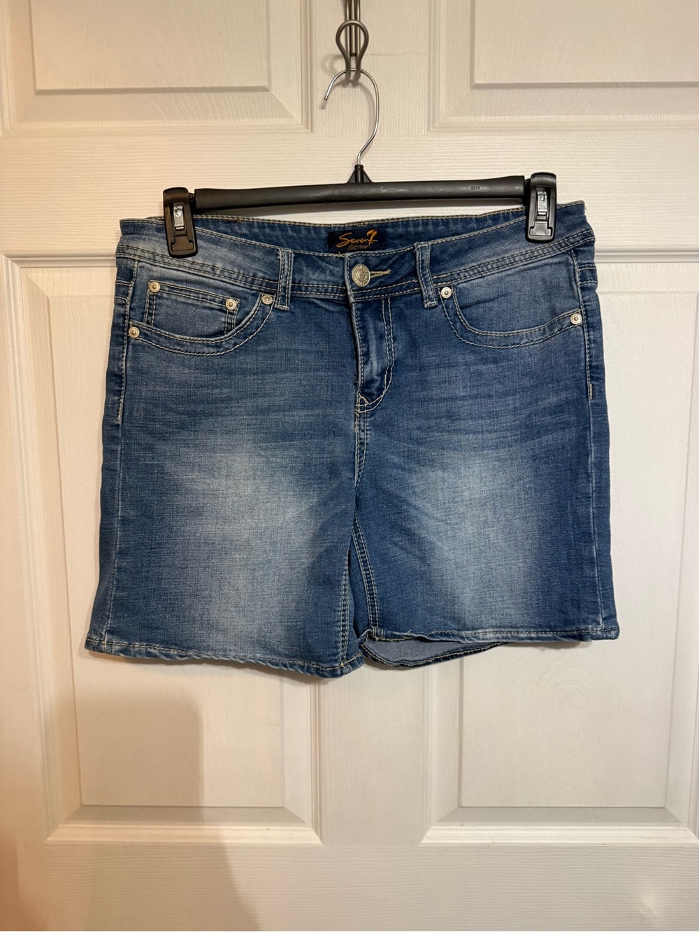 Seven7 Women's Medium Blue Denim Shorts - Casual Faded Wash